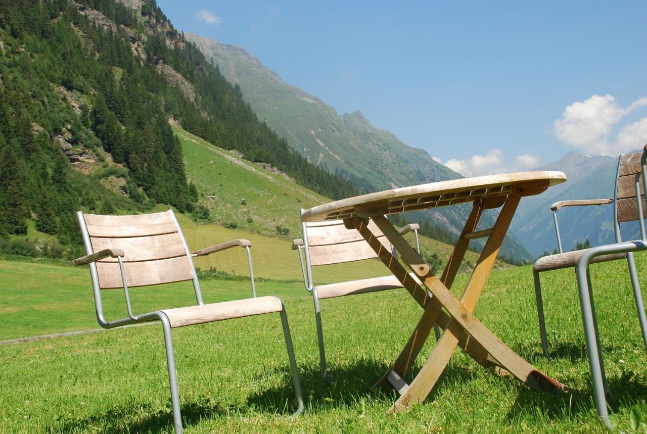 Pension Steinkogel Sankt Leonhard im Pitztal Exterior photo