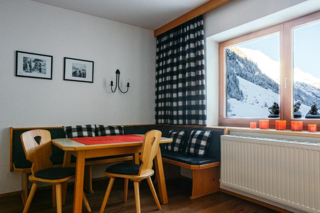 Pension Steinkogel Sankt Leonhard im Pitztal Exterior photo